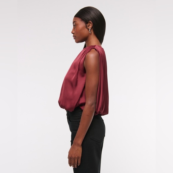 Abercrombie & Fitch Bubble Hem Ruched Satin Top NWT , sz : small - Picture 4 of 10